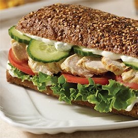 Sandwich au poulet à la grecque Sandwich au poulet à la grecque